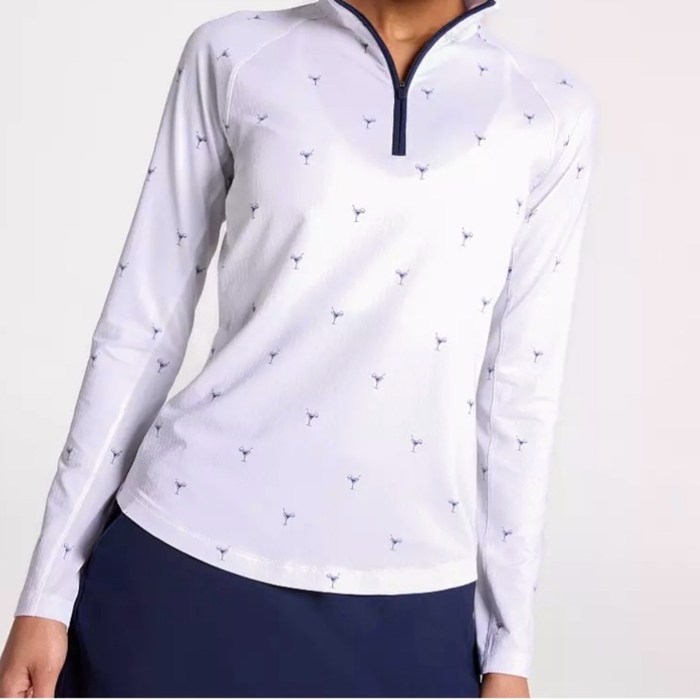 Walter Hagen Woman’s Performance 11 Long Sleeve Quarter-Zip Top with Navy Motif
